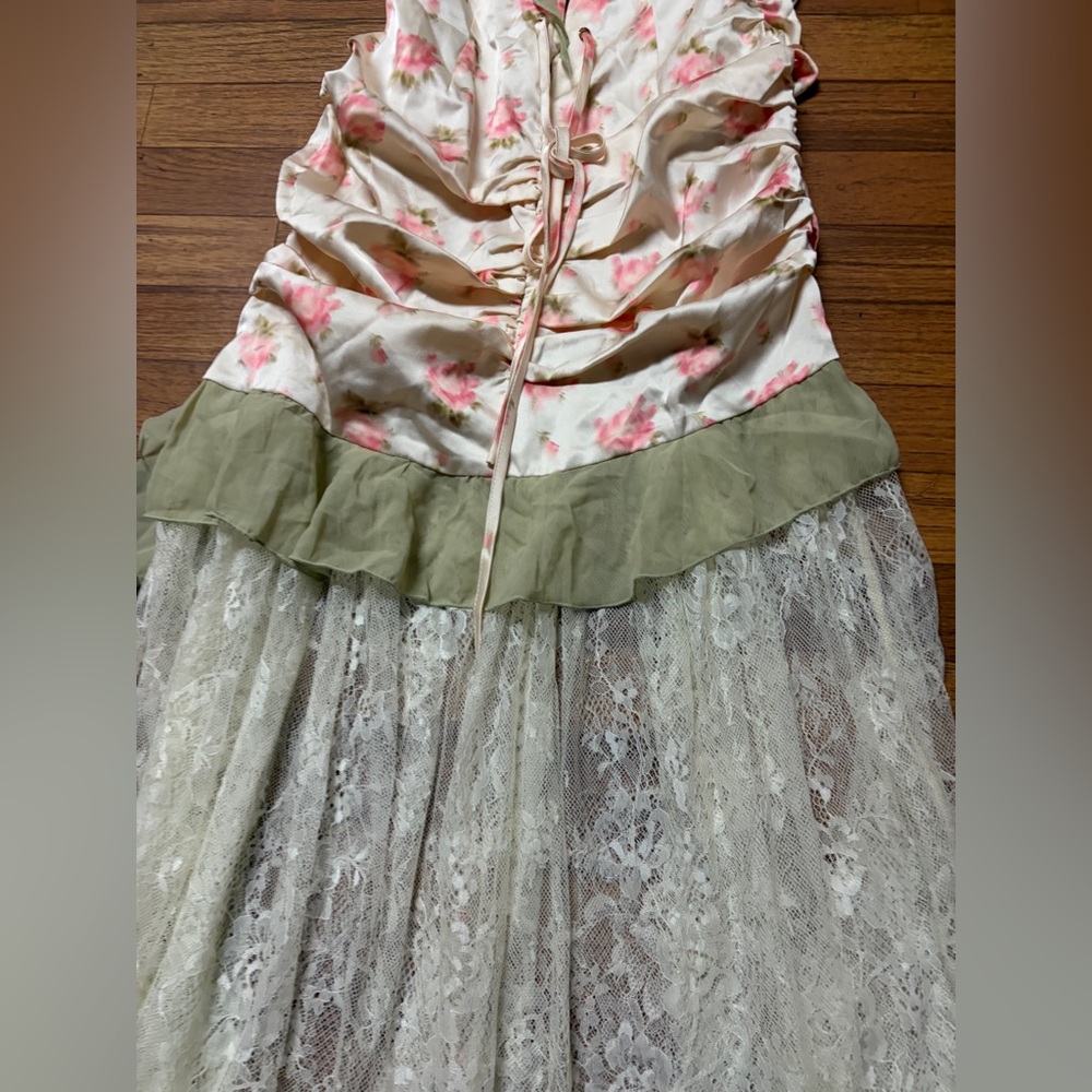 Lacemade Collection Oceanides" Dress - Picture 8 of 16